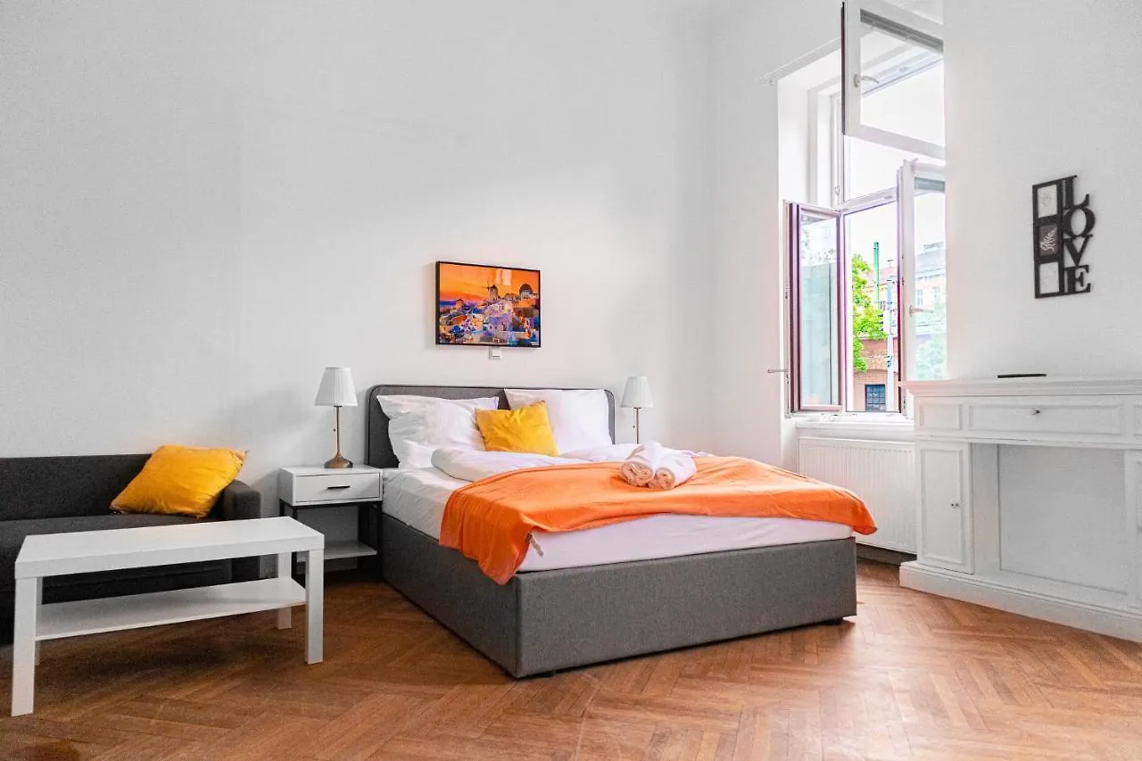 Joyful Apartments At Superb Location Near Akh Hospital فيينا